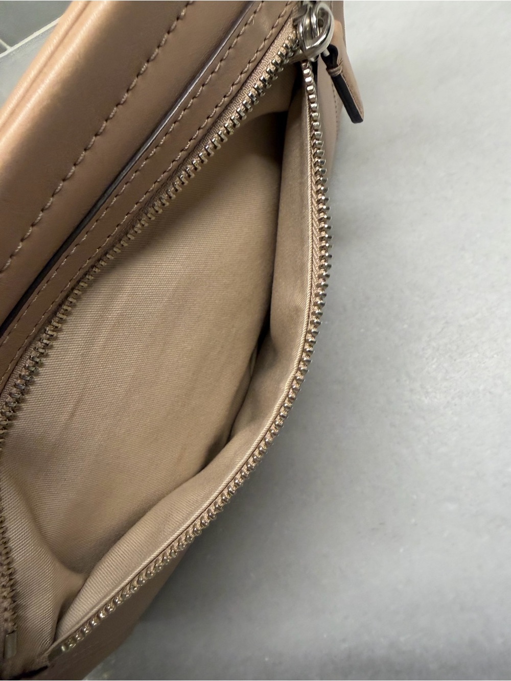 Coach Leather Zip Clutch Wristlet Pouch Beige Taupe Tassel Accent - Picture 5 of 6